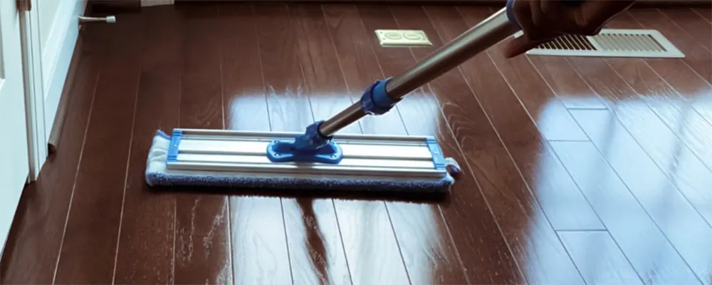 Sol en parquet de bureau : nettoyage professionnel des sols