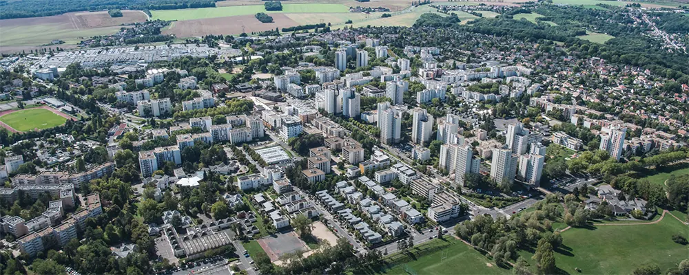 Vue aérienne de la ville des Ulis 91940. Entreprise nettoyage bureaux locaux 91