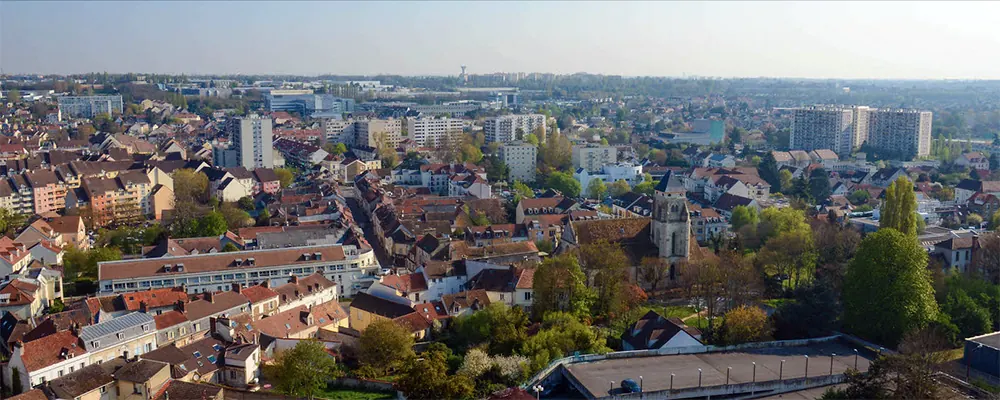 Vue aérienne du centre-ville de Longjumeau 91160. Entreprise nettoyage bureaux locaux 91