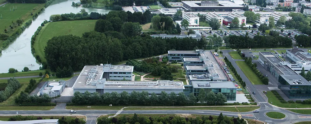 Vue aérienne de l’école polytechnique de Palaiseau 91120. Entreprise nettoyage bureaux locaux 91