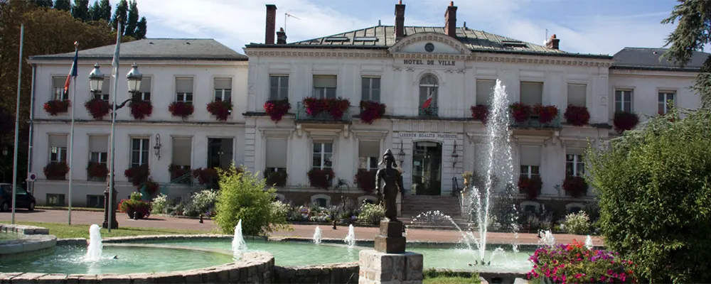 Le château de la mairie de Viry Châtillon 91170. Entreprise nettoyage bureaux locaux 91