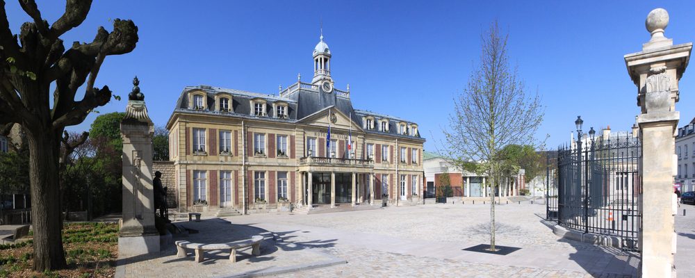 Parvis de la mairie de Maisons-Alfort : entreprise de nettoyage de bureaux et de locaux à Maisons-Alfort (94700)