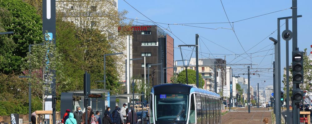 Tramway à la station Mairie de Vitry-sur-Seine : nettoyage de locaux professionnels à Vitry-sur-Seine