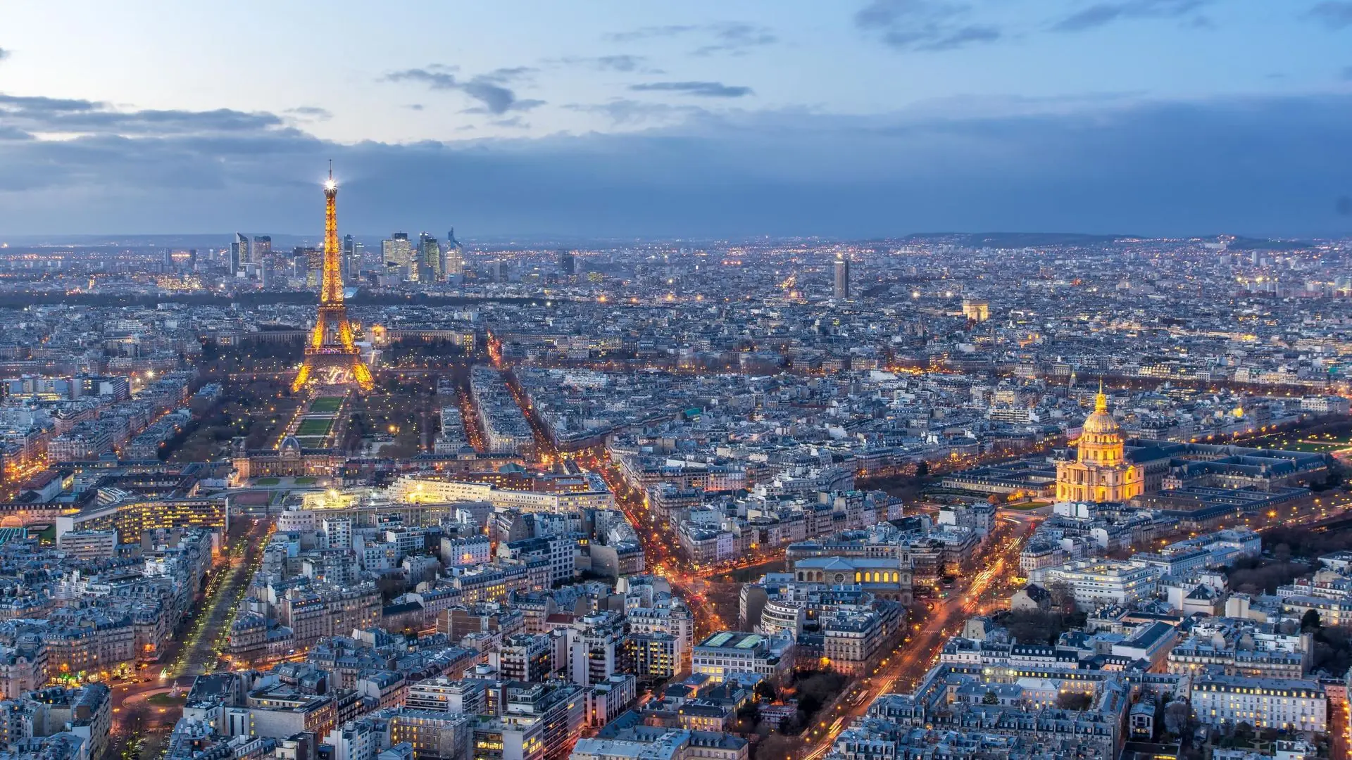Nettoyage professionnel des locaux bureaux immeubles commerces cabinets études à paris en soirée